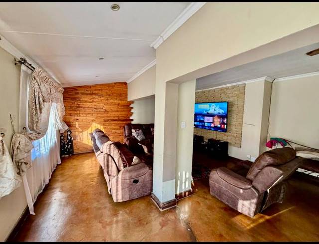5 BEDROOM HOUSE FOR SALE IN VANDERBIJLPARK SE 6